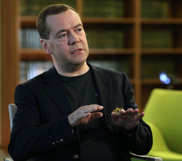 Премьер-министр РФ Д.Медведев дал интервью ведущему программы Вести в субботу С.Брилеву