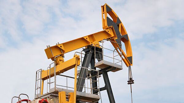 Нефть дешевеет на новостях о росте запасов в США