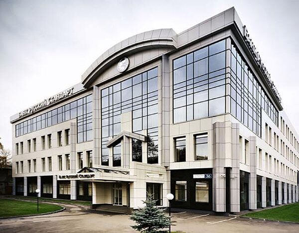 *Главное здание Банка Русский Стандарт на улице Ткацкой