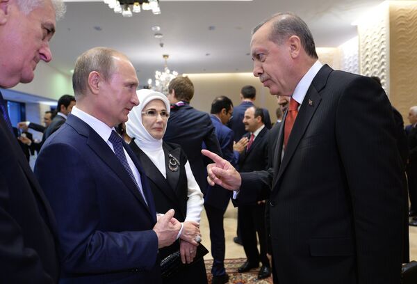 Президент России Владимир Путин и президент Турции Реджеп Тайип Эрдоган в Баку, 12 июня 2015