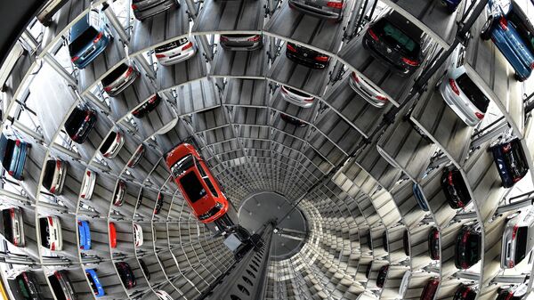 #Многоуровневая парковка на заводе Volkswagen в Вольфсбурге, Германия