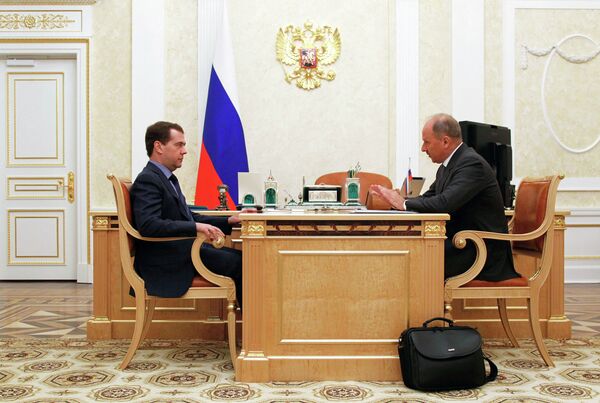 Премьер-министр РФ Д.Медведев провел встречу с главой Внешэкономбанка В.Дмитриевым
