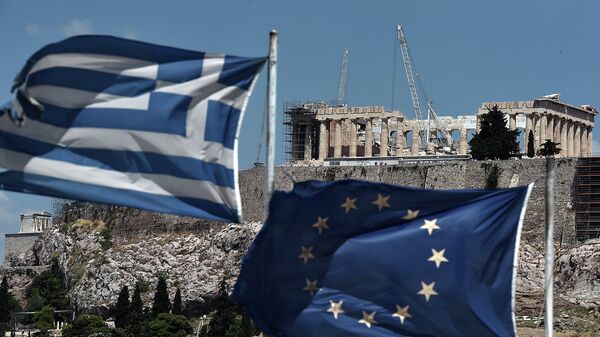 !Флаги Греции и ЕС на фоне Афинского Парфенона