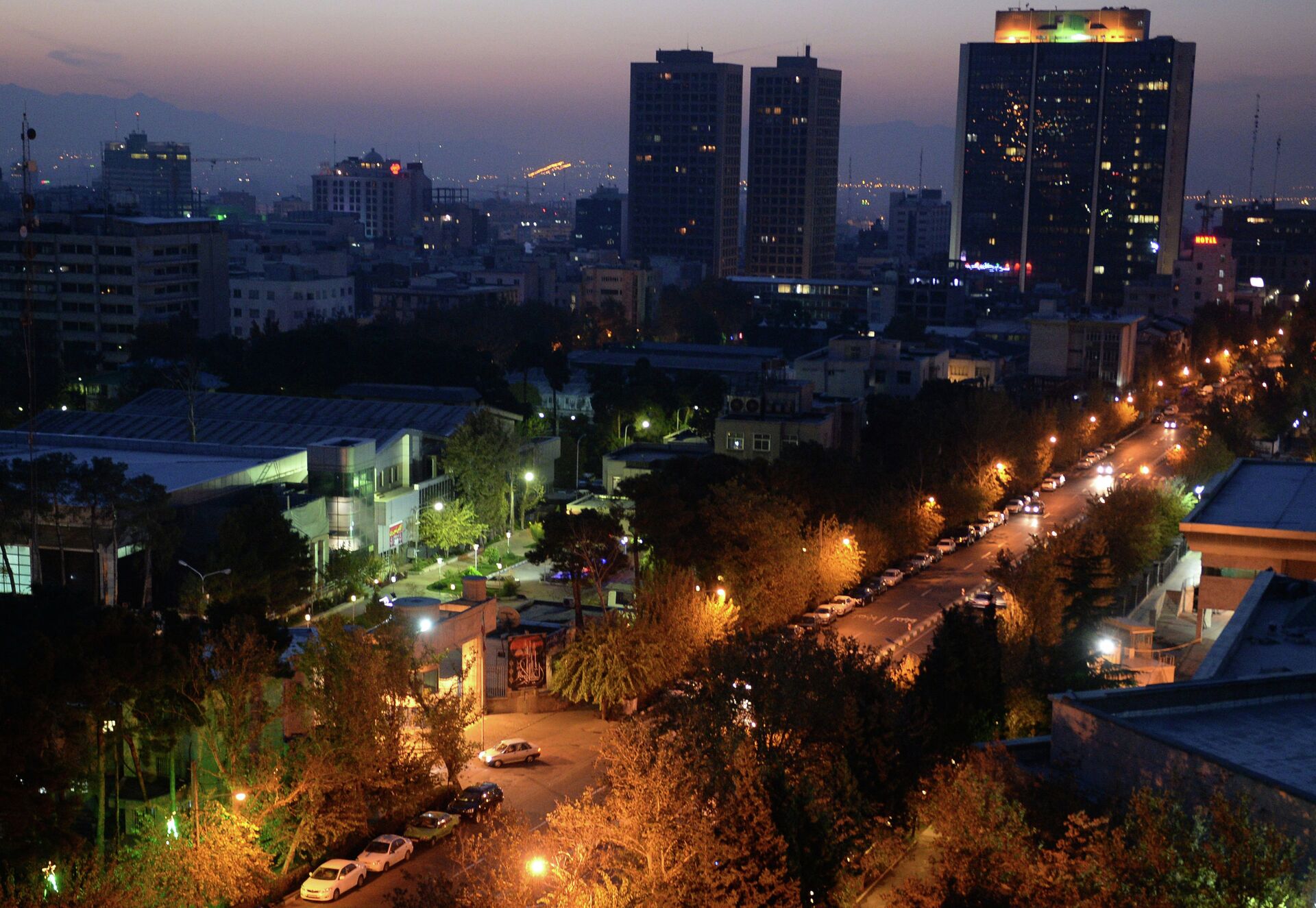 Ранним утром на улице Фатеми в Тегеране - ПРАЙМ, 1920, 17.03.2022