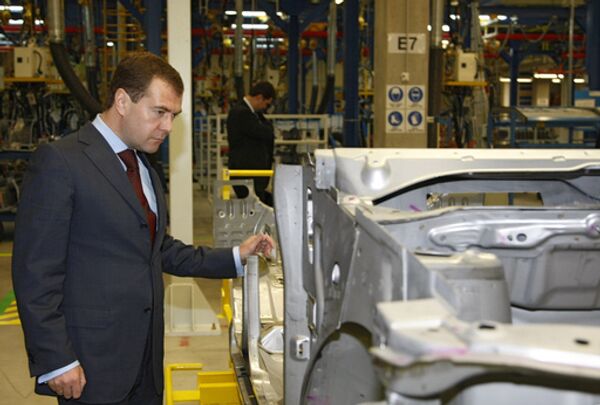 Президент России Дмитрий Медведев посетил новый завод Дженерал Моторс