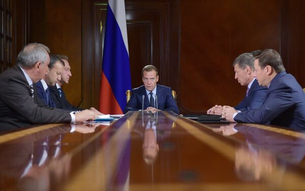 #Премьер-министр РФ Д.Медведев провел совещание с вице-премьерами РФ