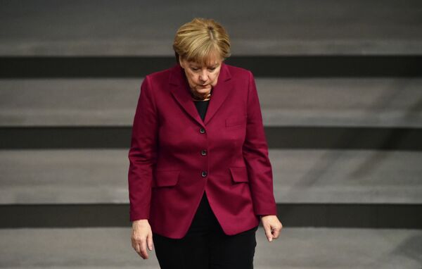 %Канцлер Германии Ангела Меркель прибывает на заседание в Бундестаг