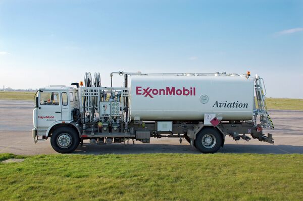 %Автомобиль компании ExxonMobil