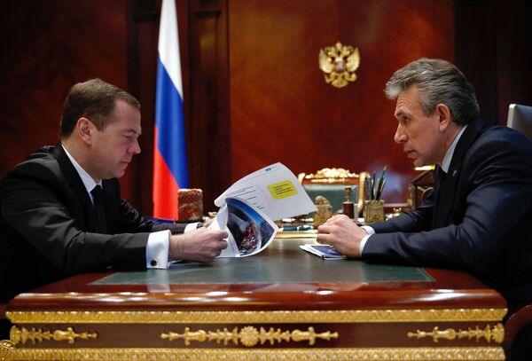 *Рабочая встреча премьер-министра РФ Д. Медведева с председателем ВЭБ С. Горьковым
