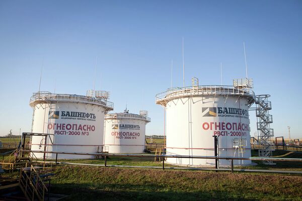 Резервуары с нефтью компании Башнефть
