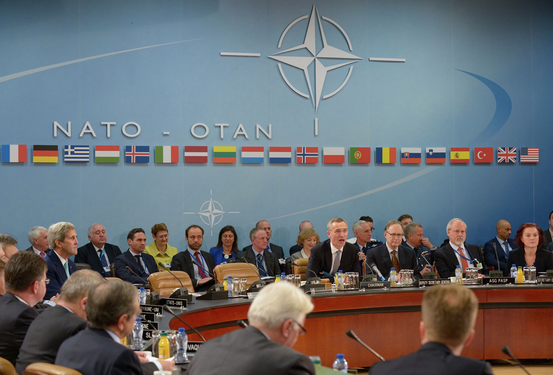 *Министры иностранных дел стран НАТО собираются на сессию, чтобы официально пригласить Черногорию стать членом альянса. Брюссель - ПРАЙМ, 1920, 08.05.2022
