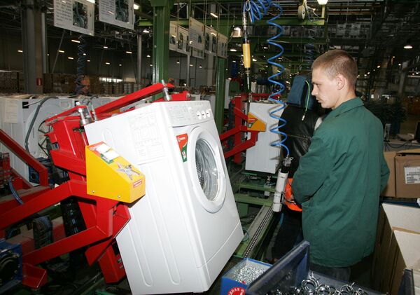 На линии сборки стиральных машин компании Индезит (Indesit Company) в Липецкой области.