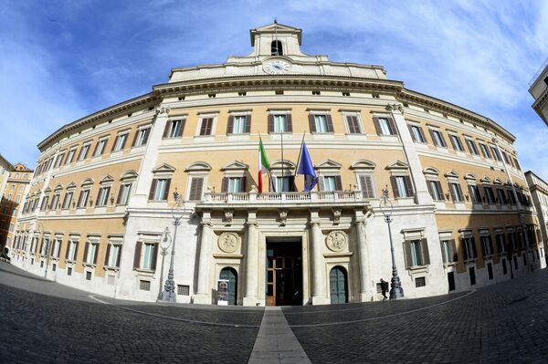 Здание Палаты депутатов Италии в Риме