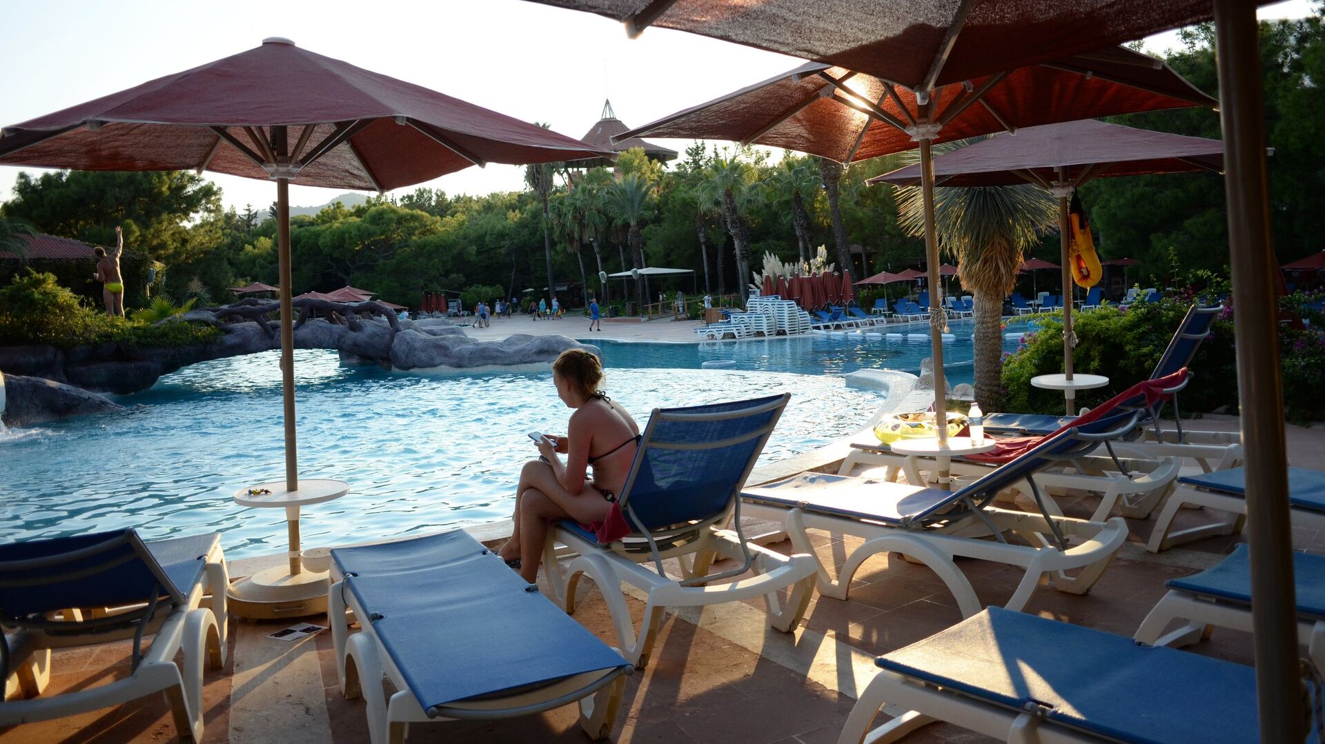 Российские туристы в Анталье - ПРАЙМ, 1920, 20.07.2022