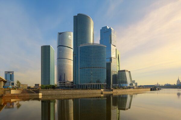 %Здание главного офиса банка ВТБ в Москве