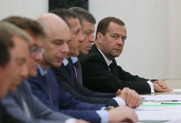 #Дмитрий Медведев на совещании с членами правительства РФ, которое проводит президент РФ Владимир Путин. 22 июля 2016