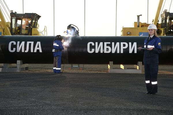 #Сварка шва на церемонии соединения первого звена магистрального газопровода Сила Сибири