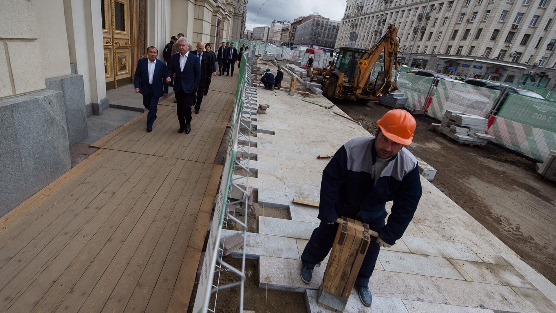 Мэр Москвы С. Собянин осмотрел ход работ по благоустройству Тверской улицы - ПРАЙМ, 1920, 14.08.2024