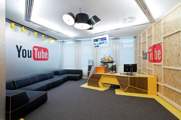 #Для партнеров открыты комнаты для проведения встреч с подписчиками в прямом эфире через Google+ и YouTube