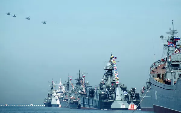 Корабли Черноморского флота РФ во время репетиции военного парада в Севастополе