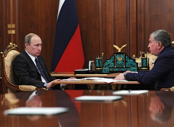 Рабочая встреча президента РФ В. Путина с главой компании Роснефть И. Сечиным