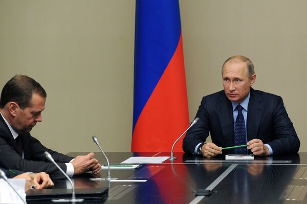 Президент РФ Владимир Путин проводит совещание с постоянными членами Совета безопасности РФ. 21 октября 2016