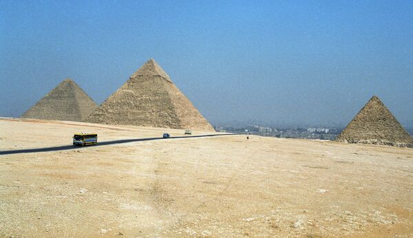 %Пирамиды в Гизе