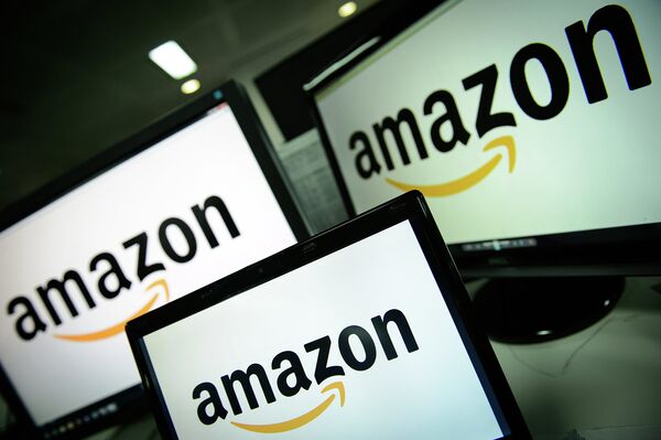 Amazon - американская компания, крупнейшая в мире по обороту среди продающих товары и услуги через Интернет. Архивное фото