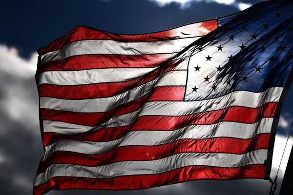 #Американский флаг на одной из улиц в Вашингтоне