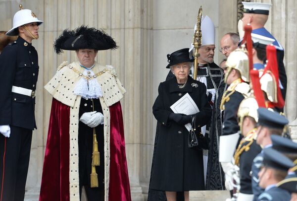 #Королева Соединенного Королевства Елизавета II выходит из собора Святого Павла