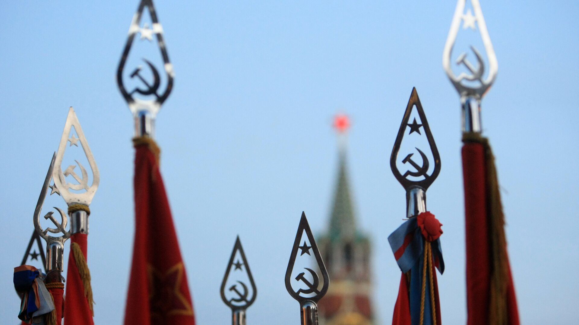 Знамена участников парада на Красной площади - ПРАЙМ, 1920, 27.06.2023