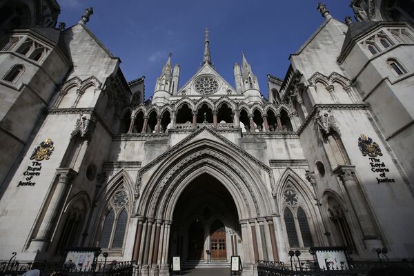 #Высокий суд правосудия Англии