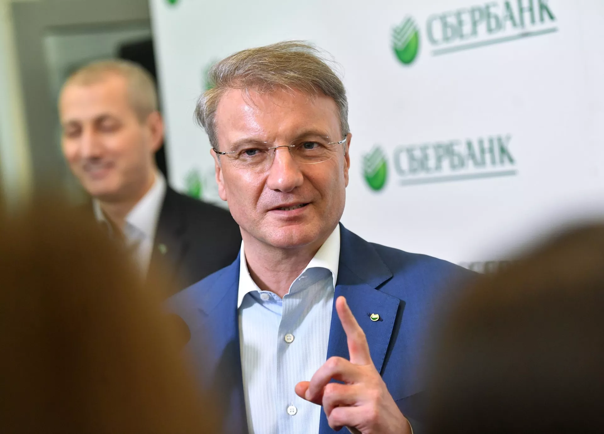 #Председатель правления Сбербанка России Герман Греф отвечает на вопросы журналистов по итогам заседания наблюдательного совета в Москве - ПРАЙМ, 1920, 01.09.2021