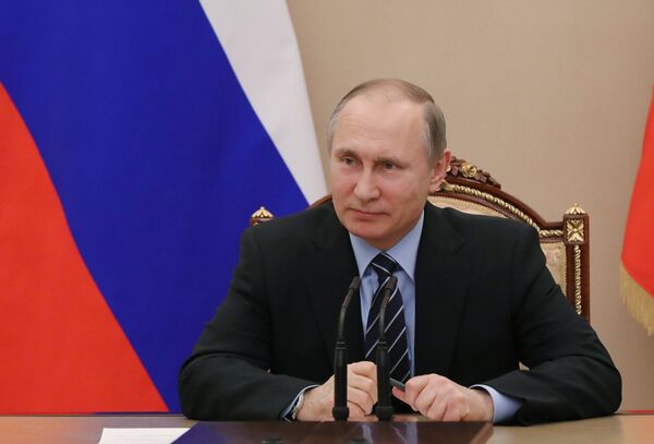 Президент России Владимир Путин проводит совещание с постоянными членами Совета безопасности РФ. 21 апреля 2017
