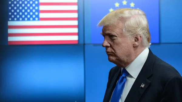 #Президент США Дональд Трамп перед началом встречи в Брюсселе