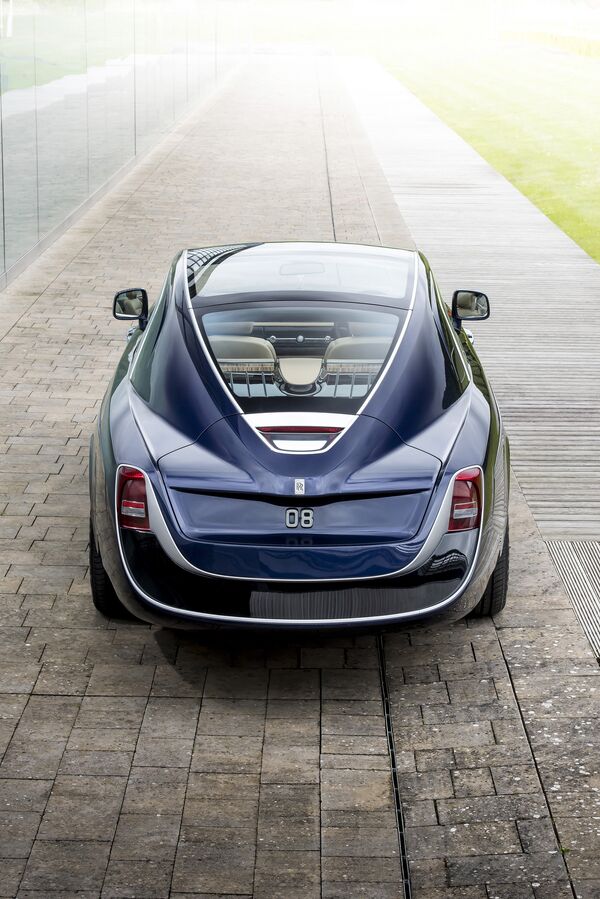 #Автомобиль Rolls-Royce Sweptail