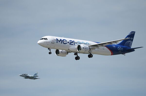%Первый полет нового российского пассажирского самолета МС-21