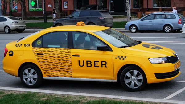 #Автомобиль службы такси Uber