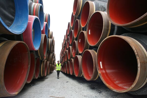Подготовка к прокладке труб газопровода по дну Балтийского моря в рамках реализации проекта Северный поток в порту Визби на острове Готланд