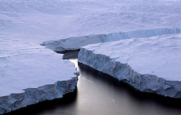 # Айсберг в Антарктиде
