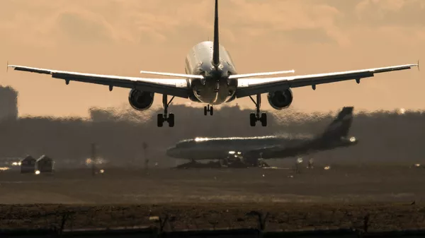 %Самолет Airbus A320