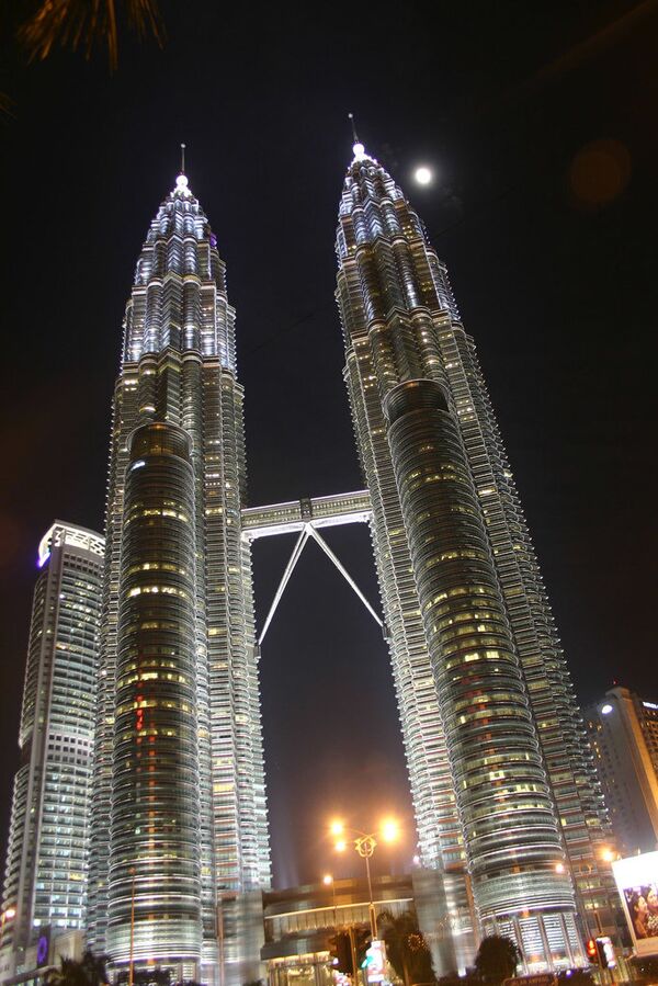 #Башни-близнецы Petronas в малазийской столице Куала-Лумпур