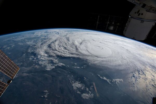 Снимок с борта МКС урагана Харви у берегов Техаса, США. 25 августа 2017