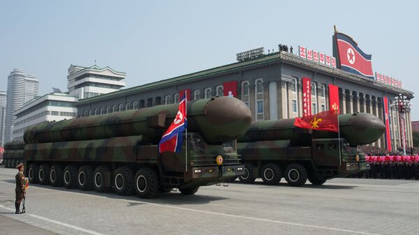 #Военная техника во время парада, приуроченного к 105-й годовщине со дня рождения Ким Ир Сена, в КНДР