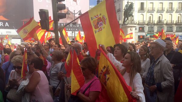 № Манифестация против референдума в Каталонии в Мадриде, Испания. 1 октября 2017