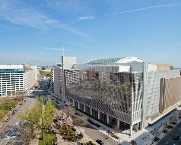 # Здание Всемирного банка в Вашингтоне