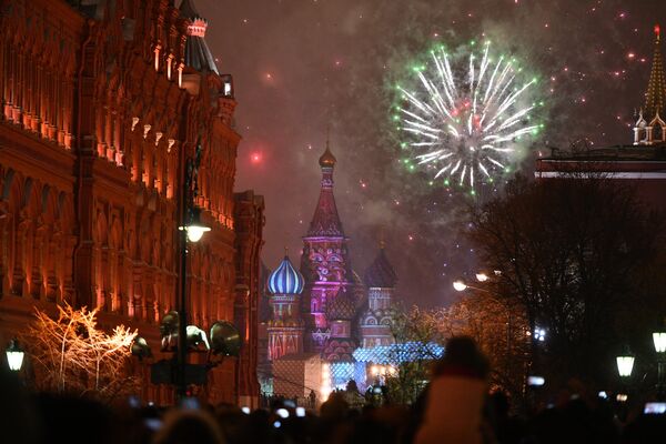 #Праздничный салют во время празднования Нового года в Москве