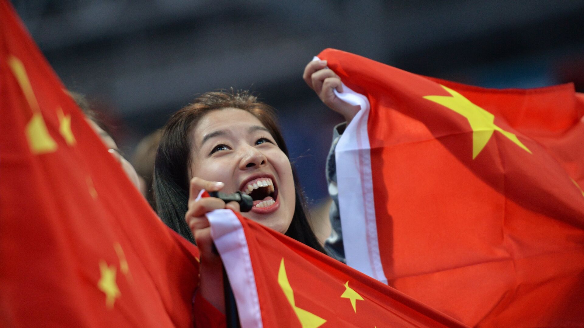 Девушка с флагом Китая - ПРАЙМ, 1920, 26.06.2024