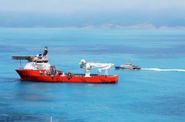 %Судно снабжения Normand Poseidon, обеспечивающее работу судна-трубоукладчика Pioneering Spirit в Черном море