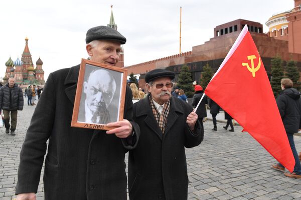 #Возложение цветов к Мавзолею В.И. Ленина на Красной площади